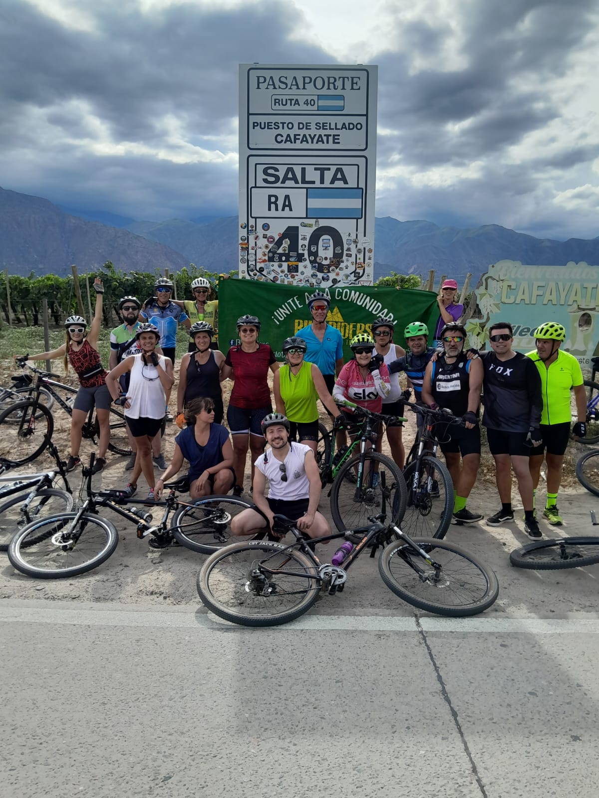 “Experiencia MTB en Cafayate y Valles Calchaquíes con BikeRiders”